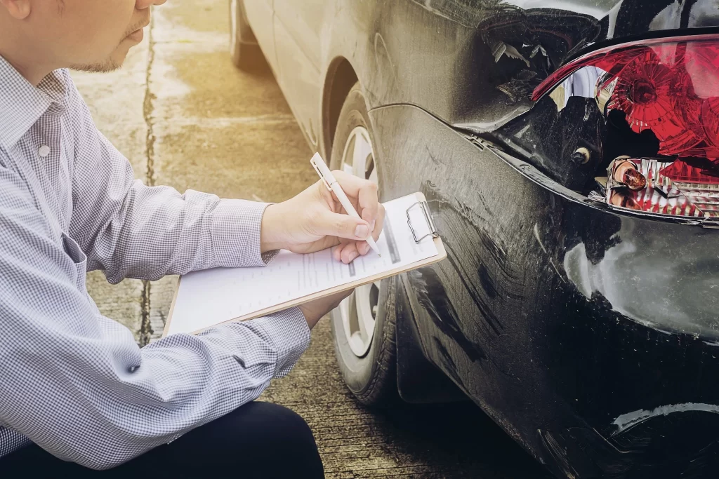 assicurazione-agente-lavoro-auto-processo di richiesta di risarcimento danni